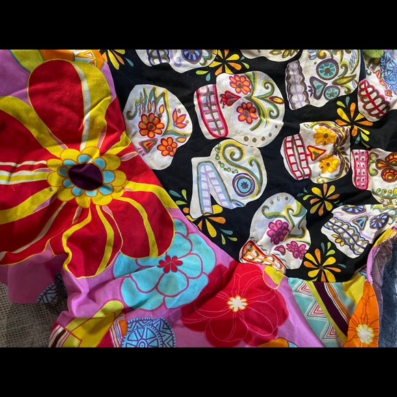 Sugar Skulls Apron - Picture 6 of 10